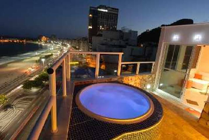 Penthouse BeachFront with Pool in Copacabana