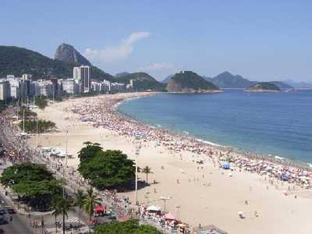 Penthouse BeachFront with Pool in Copacabana gallery image 2