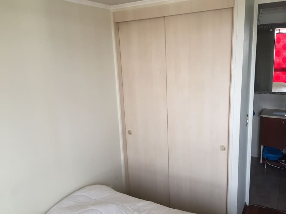 Closet en suite.