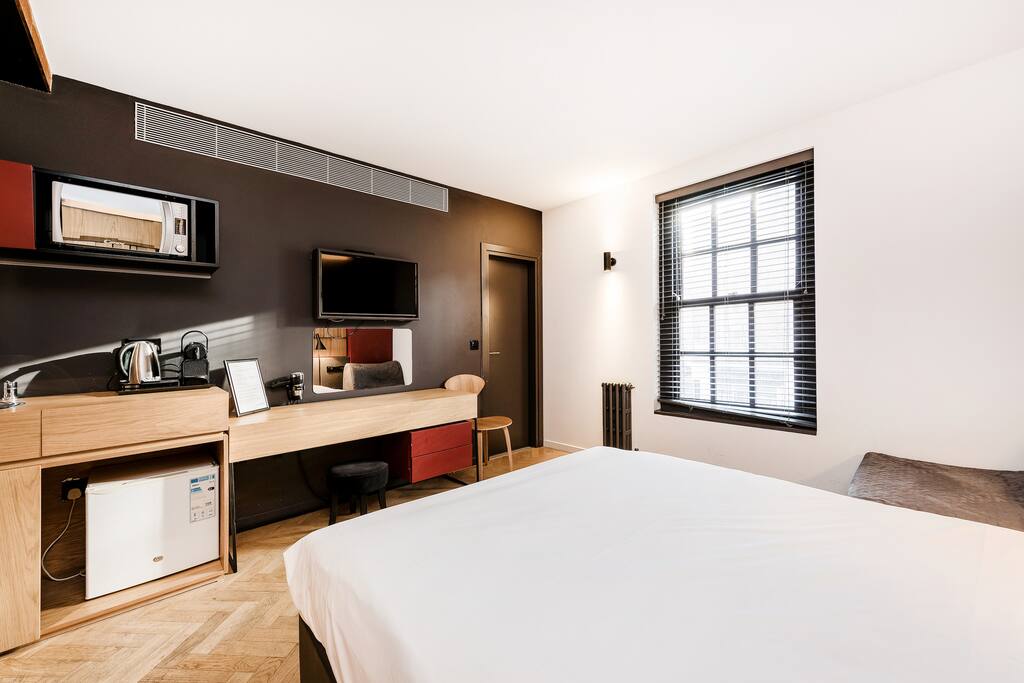 Room with the TV