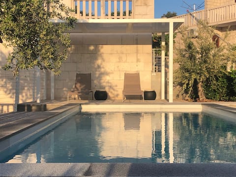 Sunset Nest with private pool