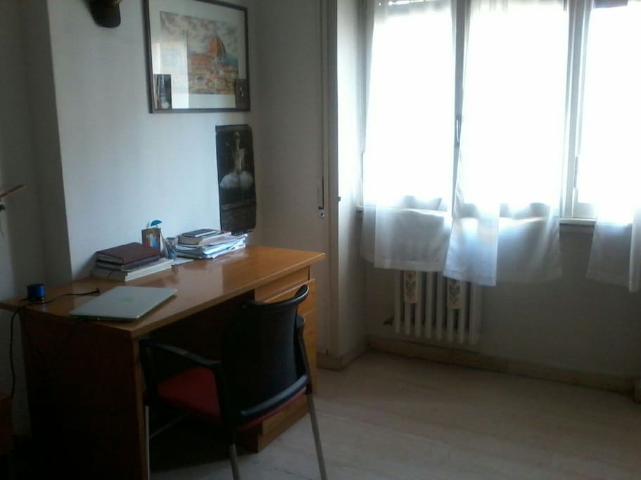 Study-laptop area/ Angolo studio