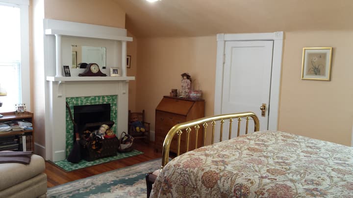 Nashville, TN - 2 Bedroom Suite, 12th South Ave - Guest ...