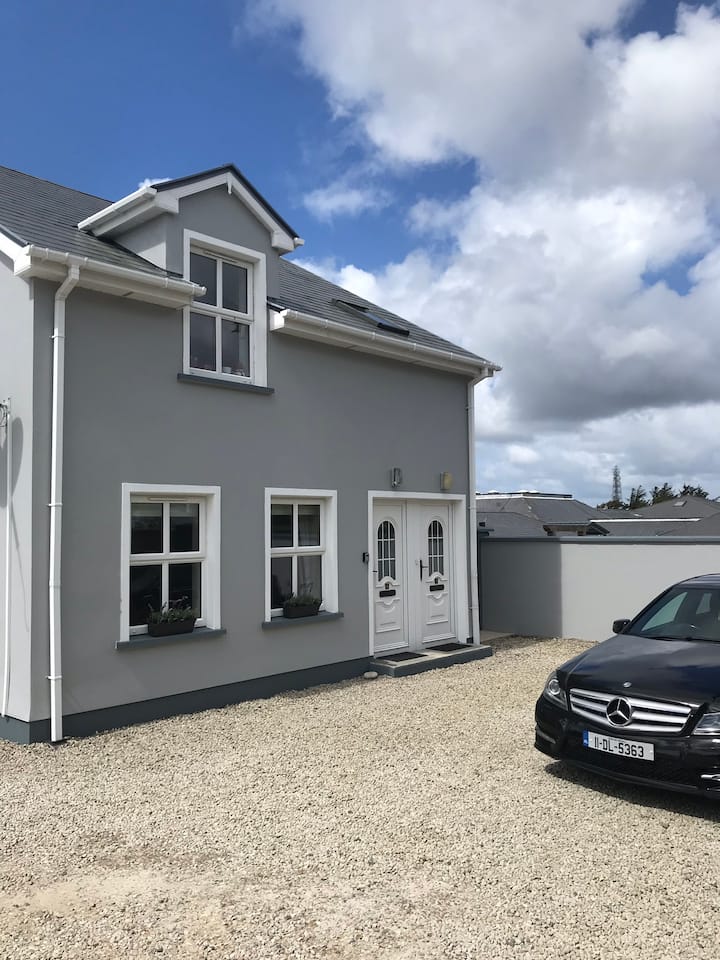 No 4 Peadars Houses for Rent in Dungloe, Donegal, Ireland Airbnb