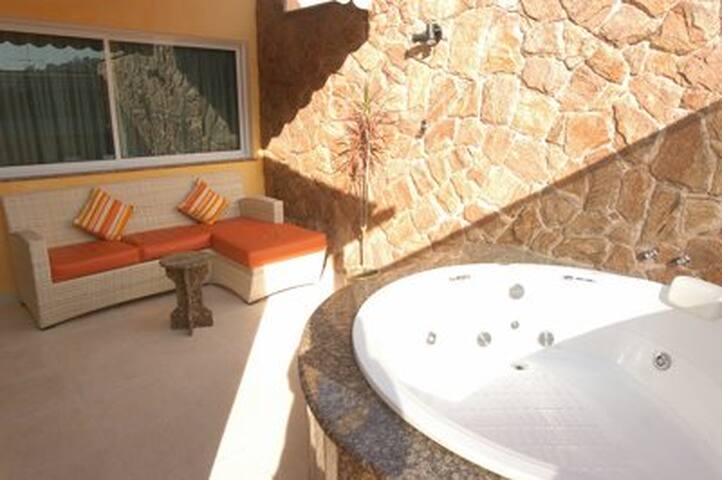 PENTHOUSE in COPACABANA with private pool gallery image 4