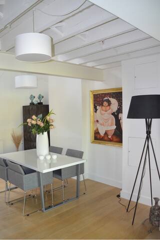 Antwerp old town triplex apartment gallery image 4