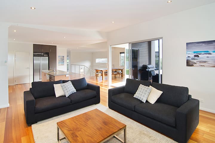 Grunters Beach House: beaches, wineries & cafes!