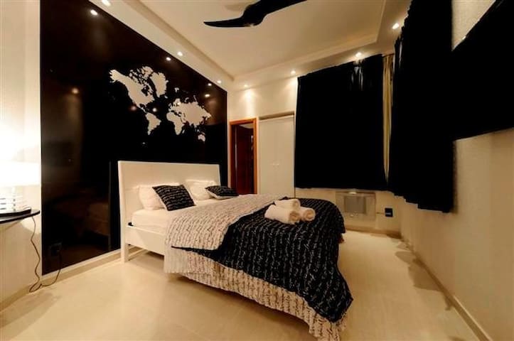 COPACABANA – 3 BR – just a jump to the beach !