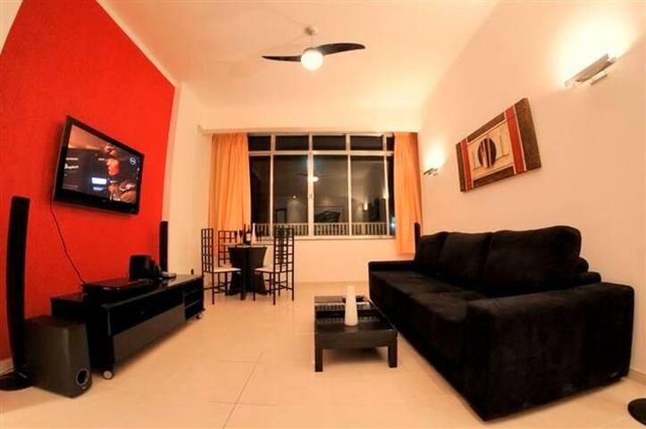 COPACABANA – 3 BR – just a jump to the beach ! gallery image 2