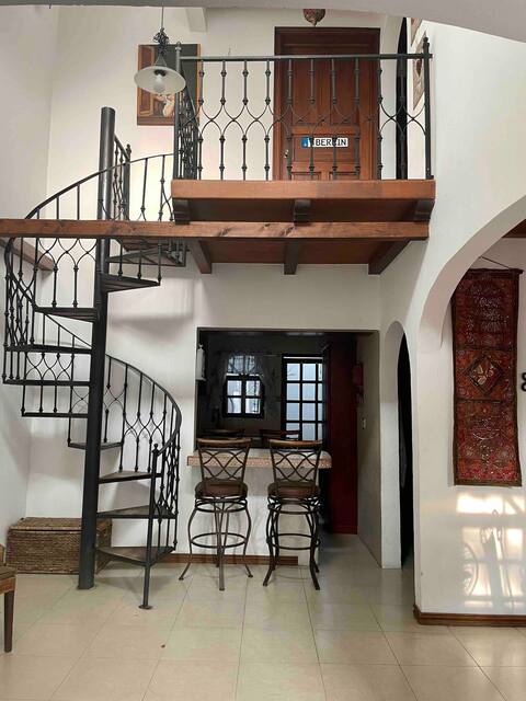 House full of life, to enjoy an evening to enjoy an evening.