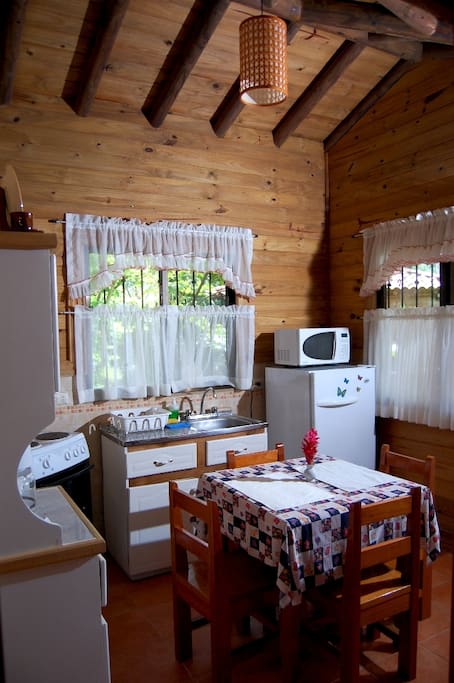 Cocina, totalmente equipada.