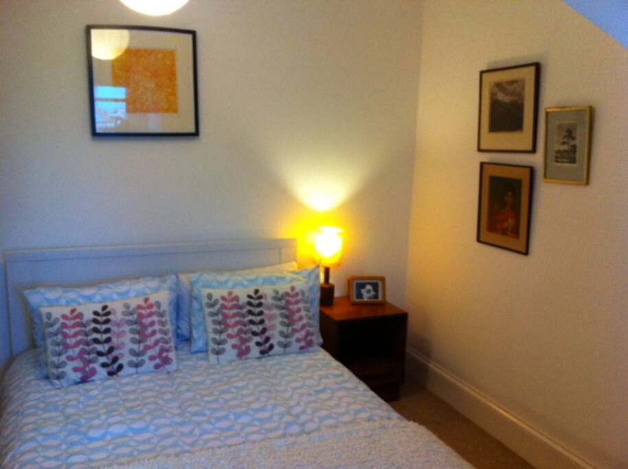 Double bedroom with sea view