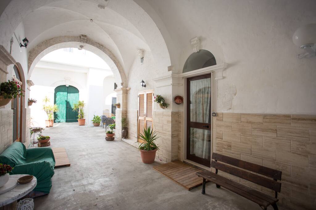 Corte comune a due appartamenti
