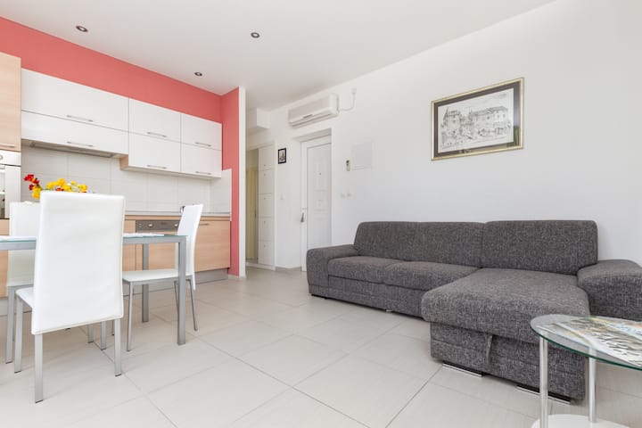 Living/dining room,
Apartment Angel,
Split, Croatia