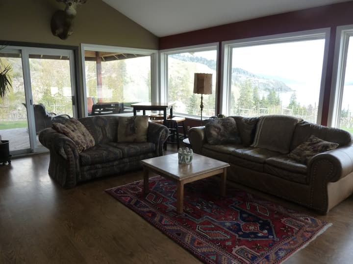 Vineyard Villa - Summerland