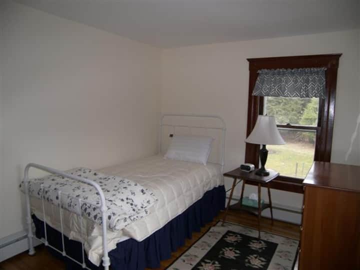 ห้องนอนที่ 3 พร้อมเตียงเดี่ยว (และเปลเด็ก หากต้องการ)