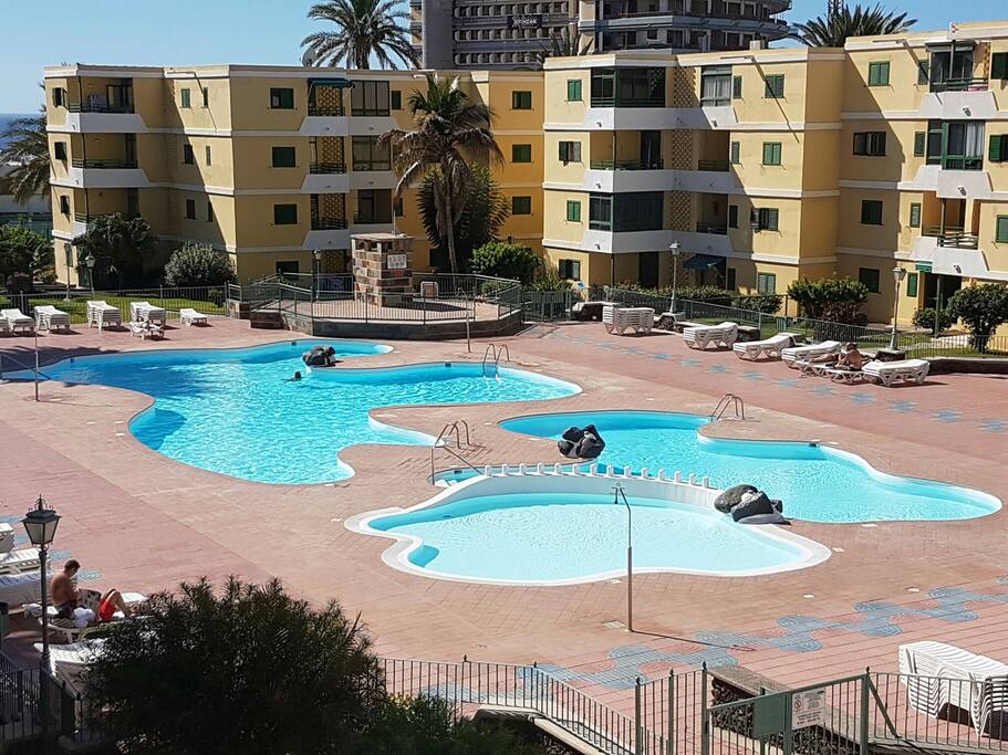 tre piscine condominiali