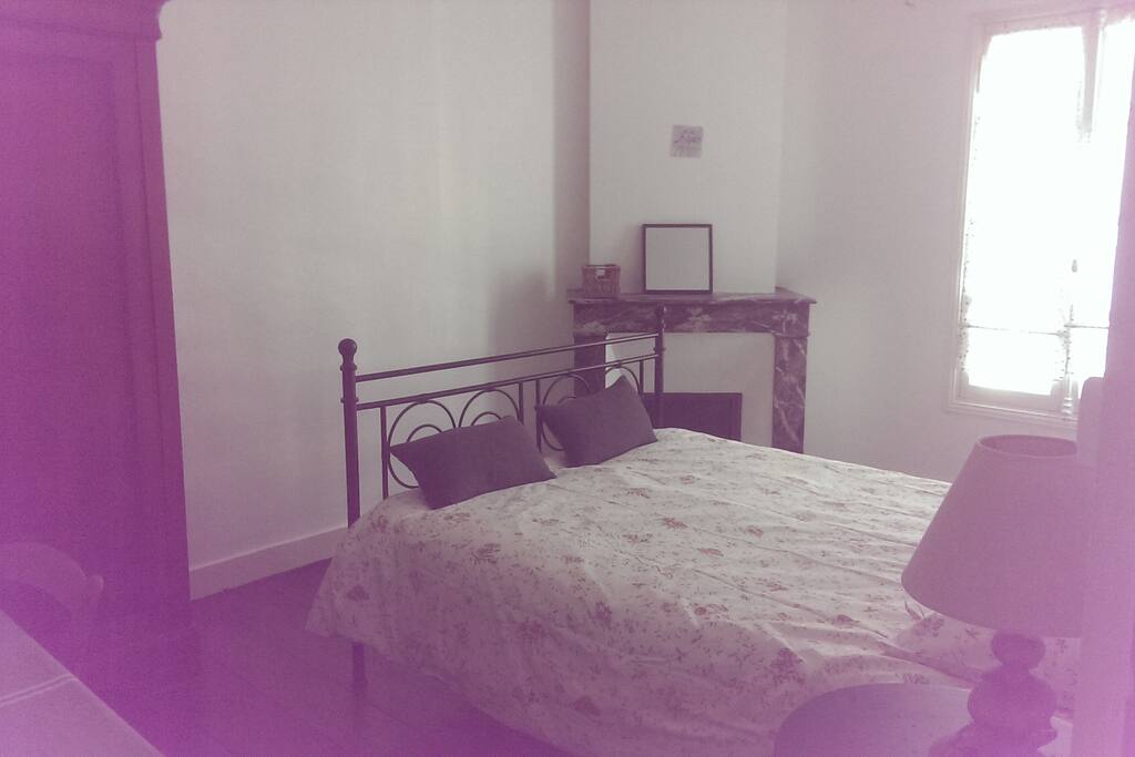 Votre chambre, vue de la porte d'entrée