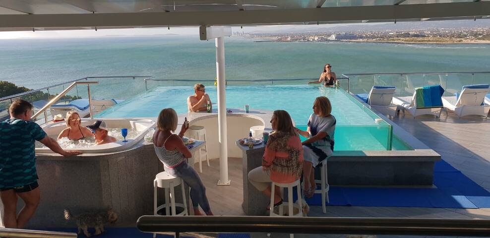 Lux Penthouse (Sea View Apartment) Solar Powered