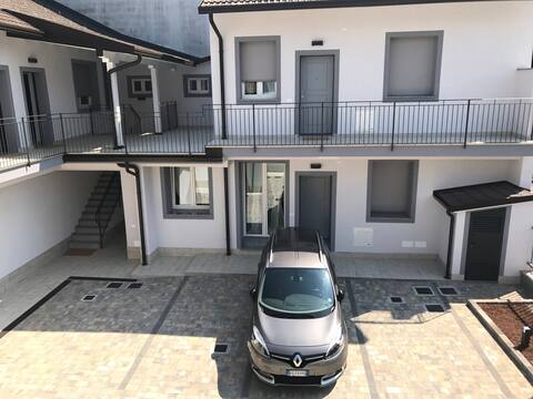 SPACIOUS THREE-ROOM APARTMENT FIERA MILANO APP4