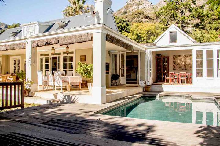 Lovely family home with pool *no loadshedding* gallery image 3