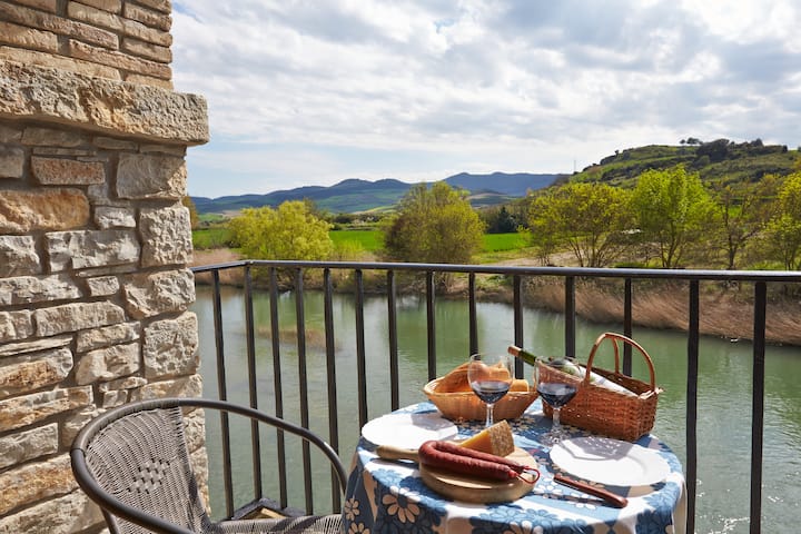 Apto. Garden. 10 minutes from Pamplona 2+1 pax.