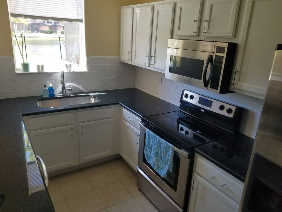 Fully equipped kitchen.