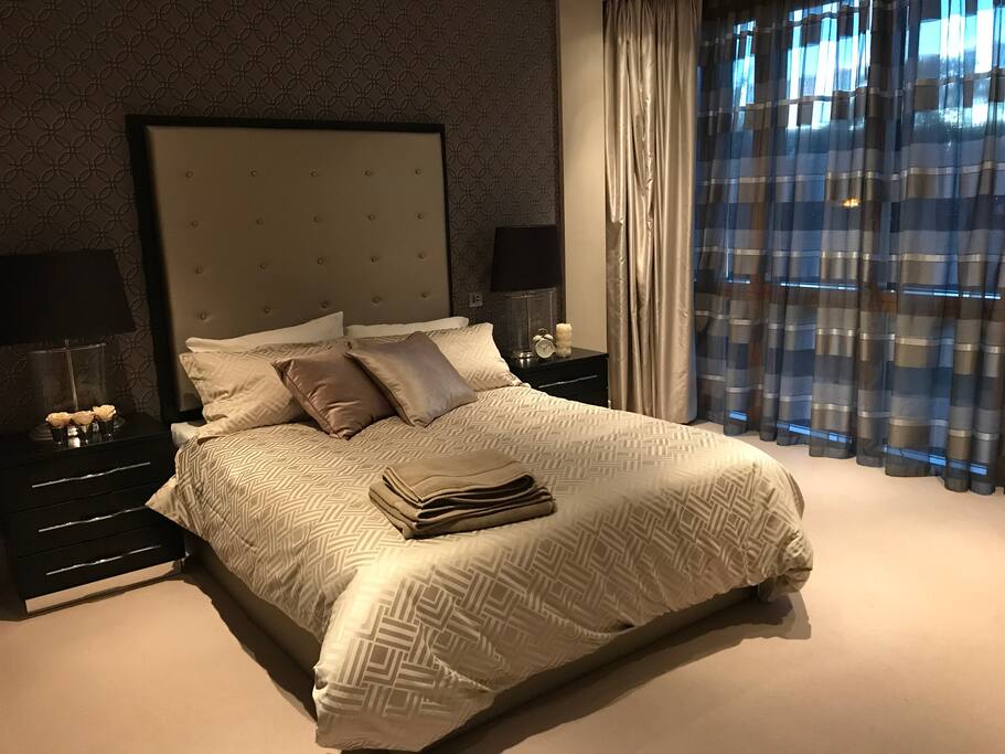 Room 1: