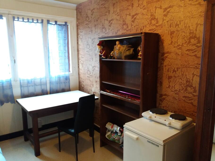 Espace de travail, étagère