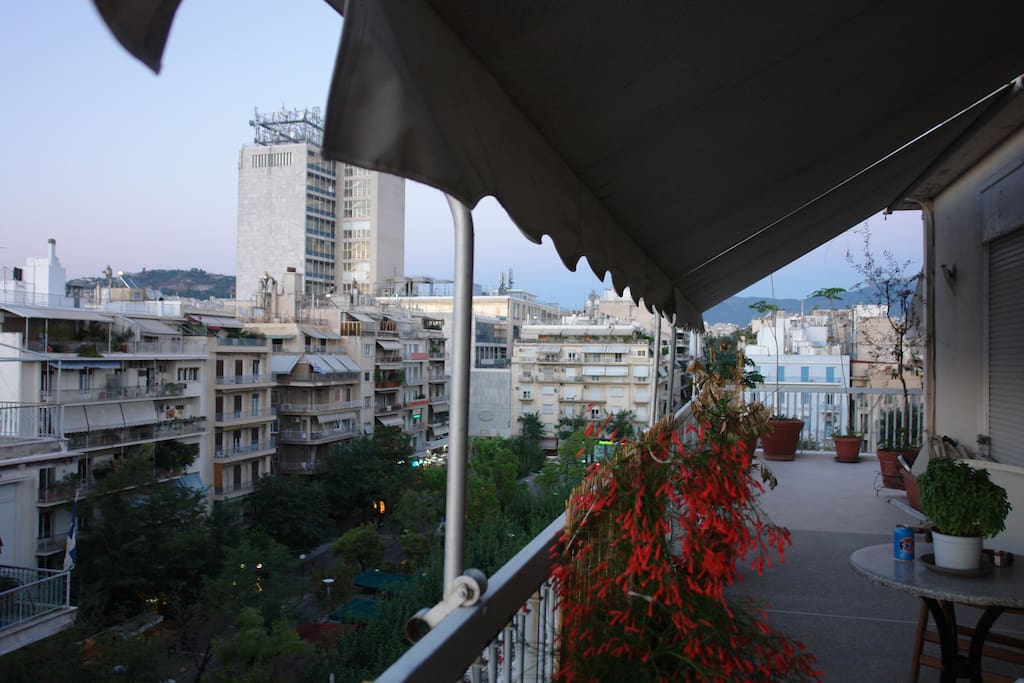 terrace 2 overlooking the square