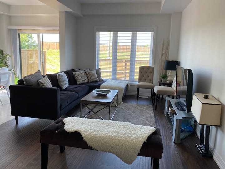 Beautiful Home in Niagara Falls Houses for Rent in Niagara Falls