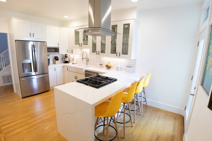 Golden Gate Park & Ocean Views, Family-Sized House gallery image 4