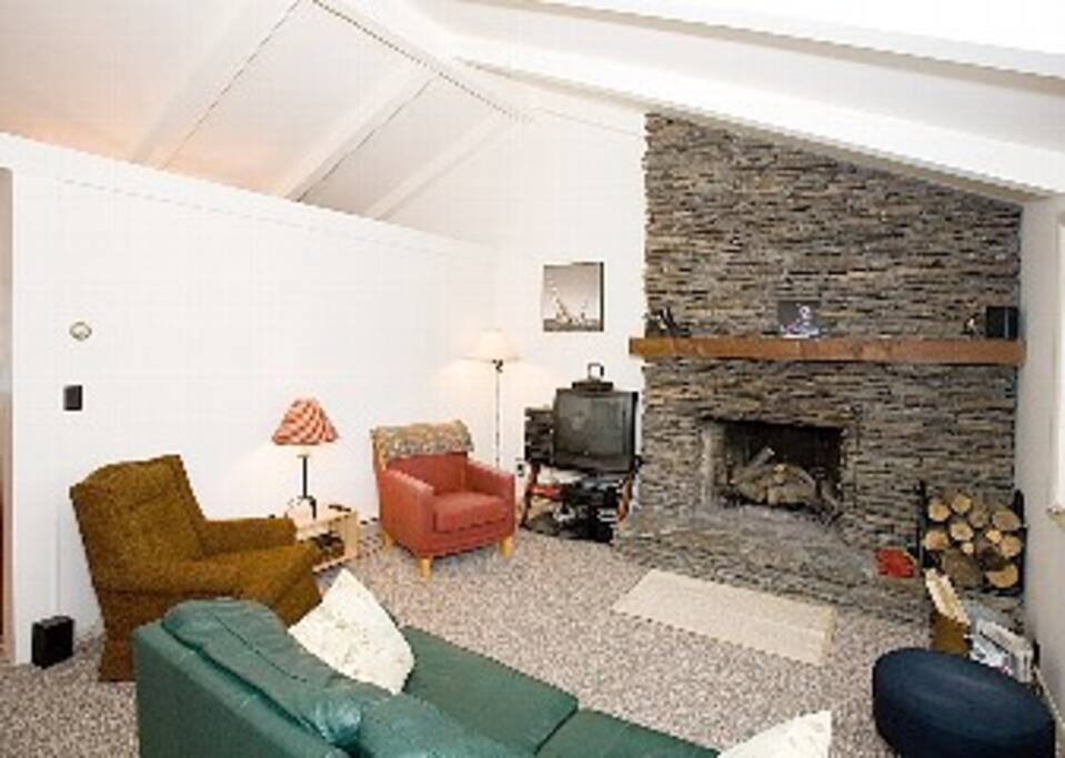Living Room #1 (now with Flat screen TV & Bose Sound System)