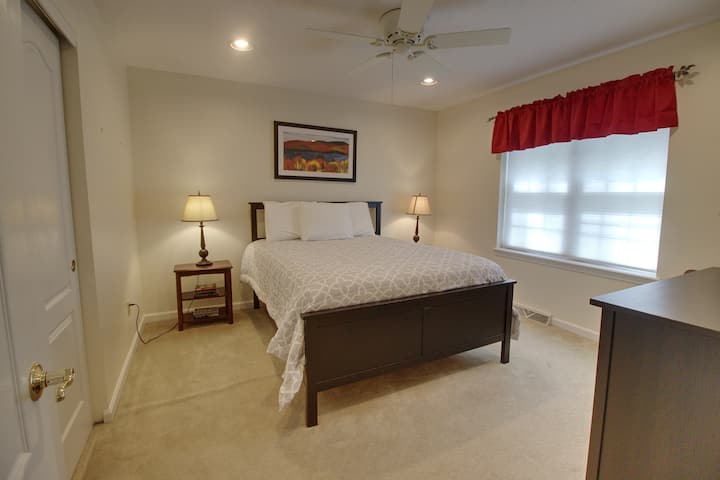 2 - ри етаж спалня - двойно легло