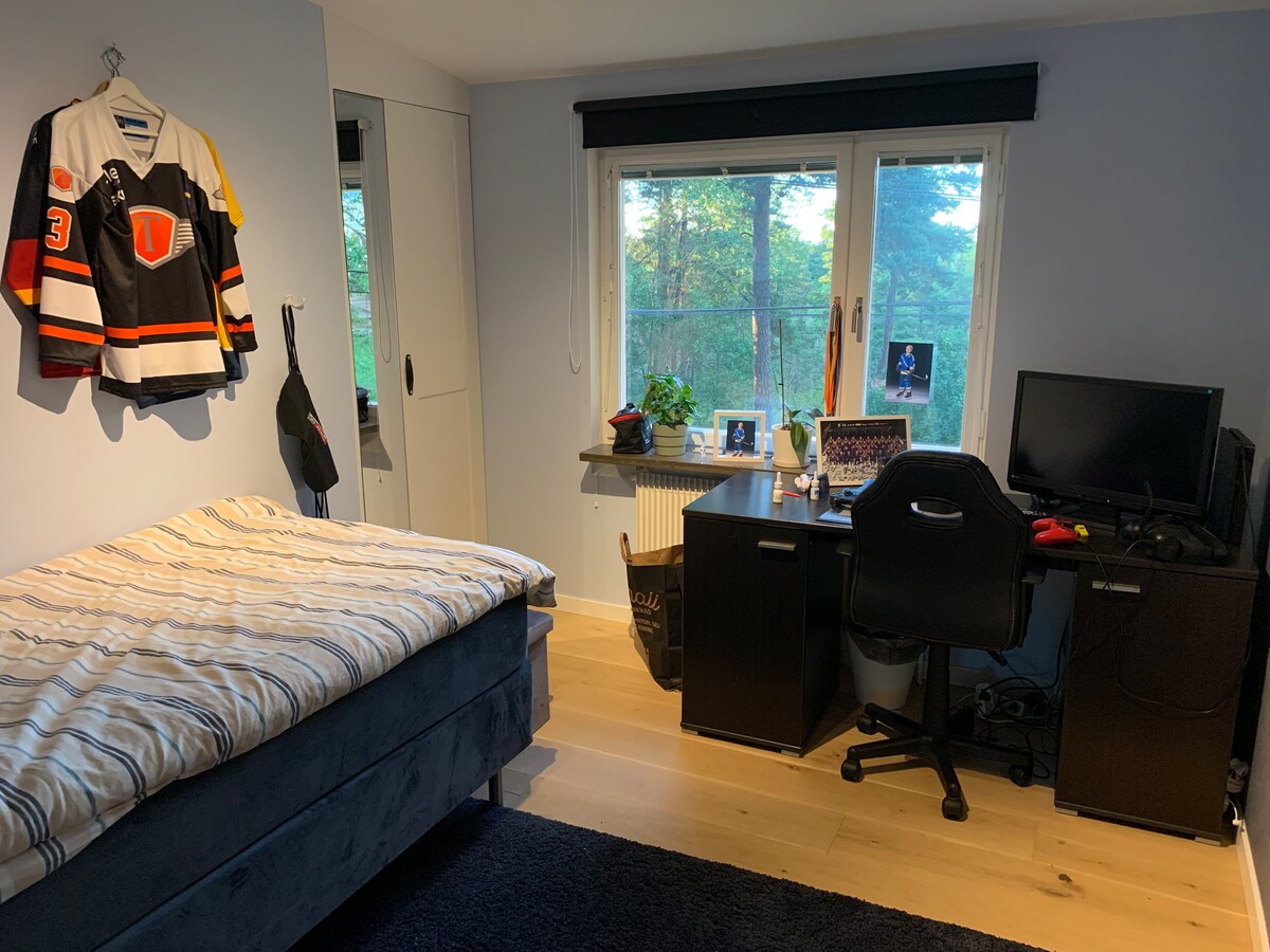 Spálňa na poschodí 105 cm 