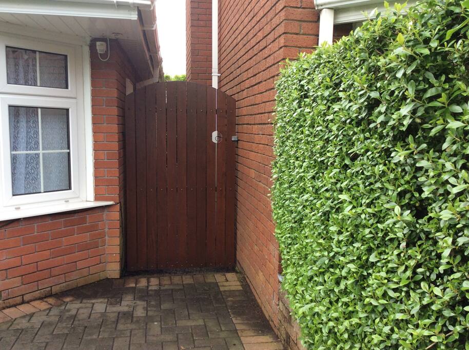 Entrance in front garden