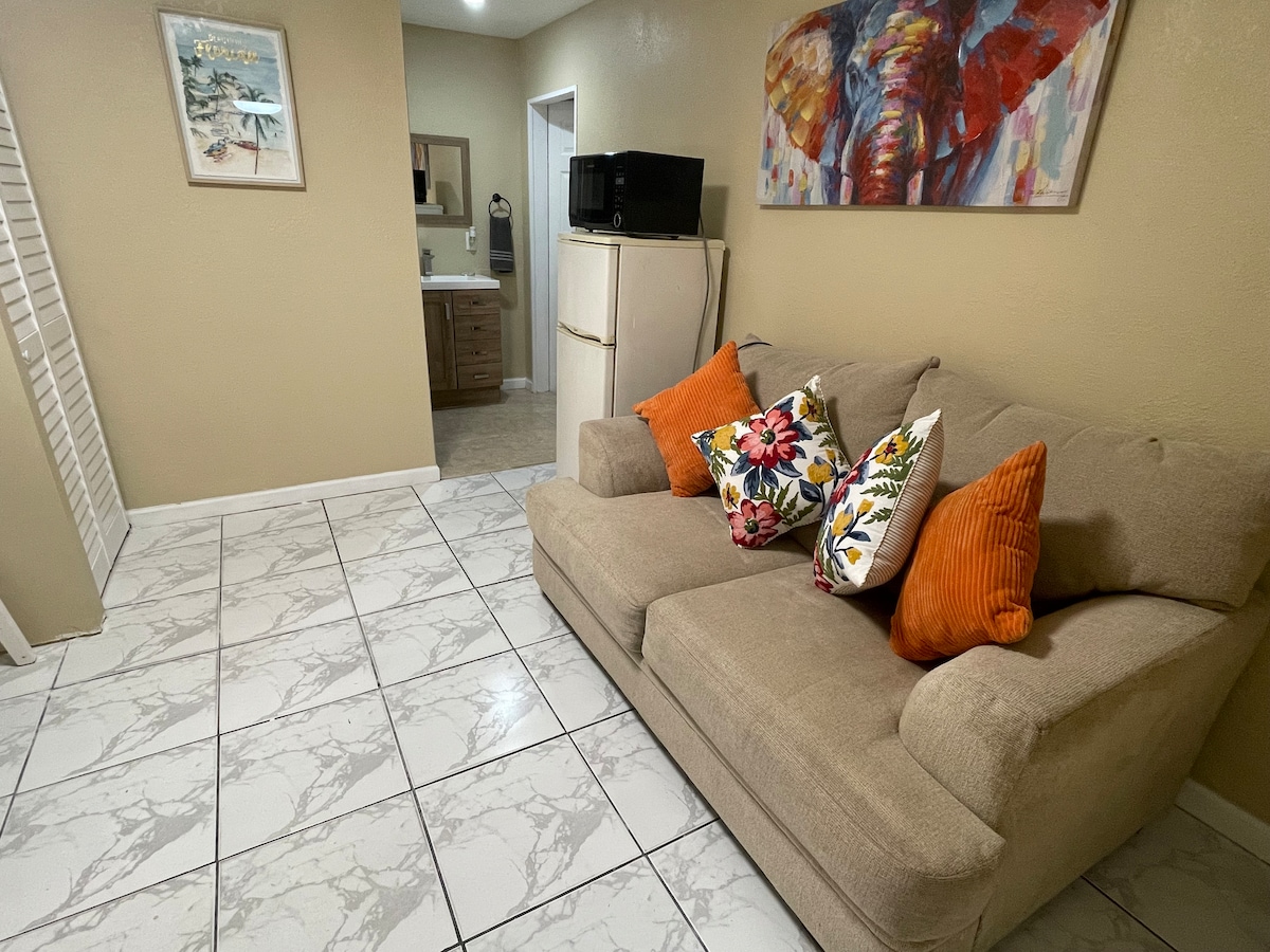 Top Airbnb: Private Room near MIA Airport Miami 1 in Flagami