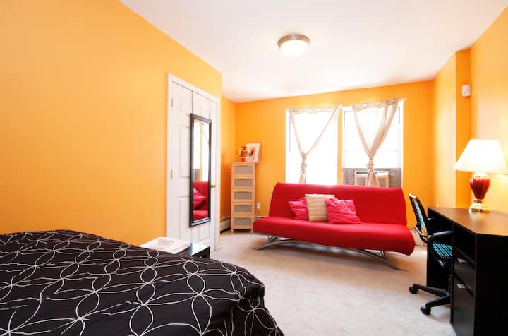 Radiant Oasis  B&b Style Room - Brooklyn, NY