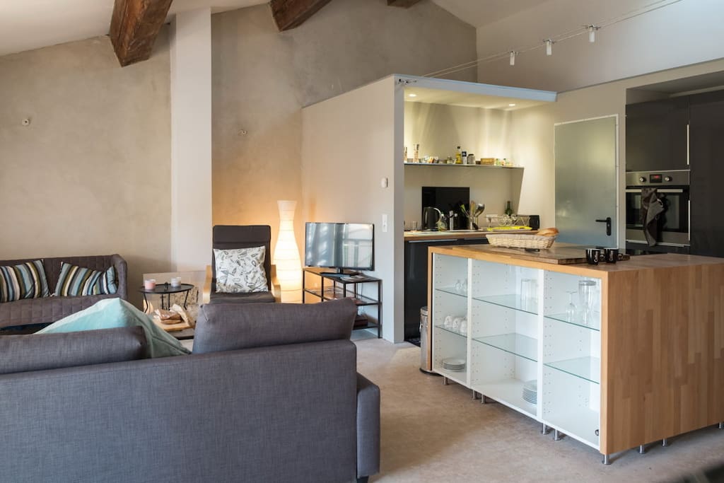 Zentrale Küche mit Block