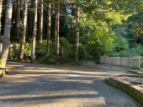 2 Private HS's! Perfect 4 Groups, Events, RV space