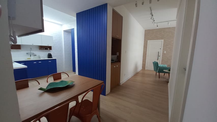 Apto moderno com banheira no melhor ponto de Copa