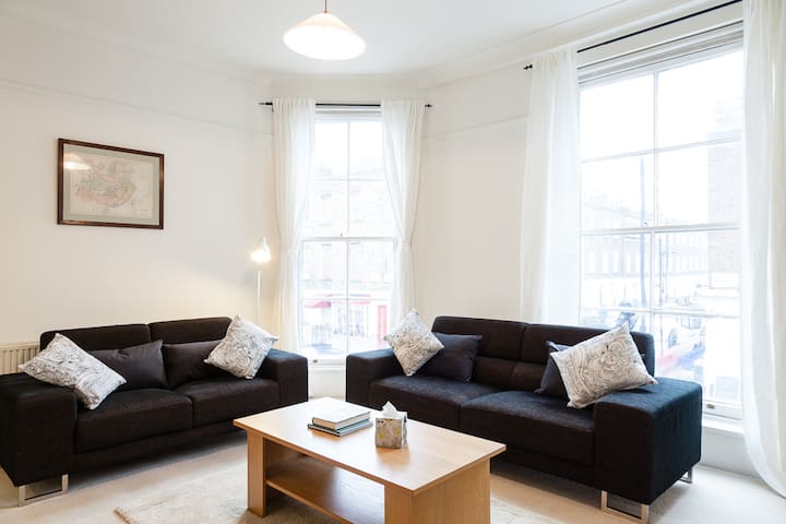 Bright, spacious London apt.!