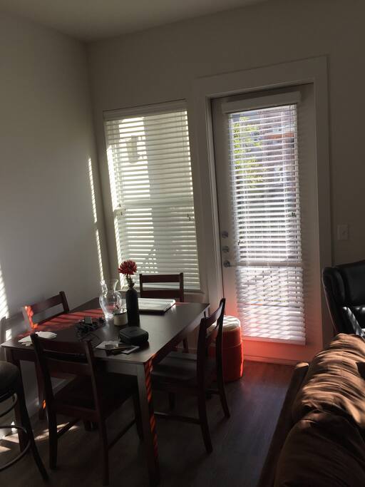 Kitchen eating area