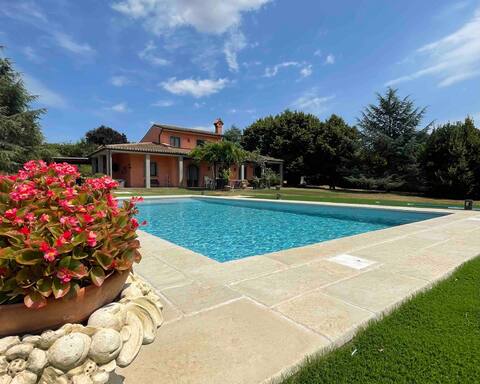Villa with private Pool & Park near Bracciano Lake