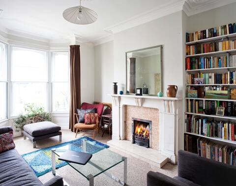 Room @ the Top. Private En-suite, Great view