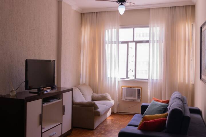 Copacabana: silêncio e conforto a 2 min da praia gallery image 3