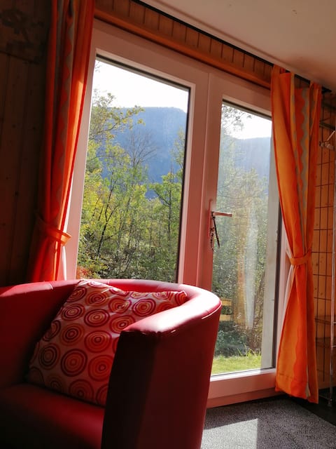 Top Airbnb: Salvan/Marécottes: Studio on the edge of the forest in Valais/Wallis