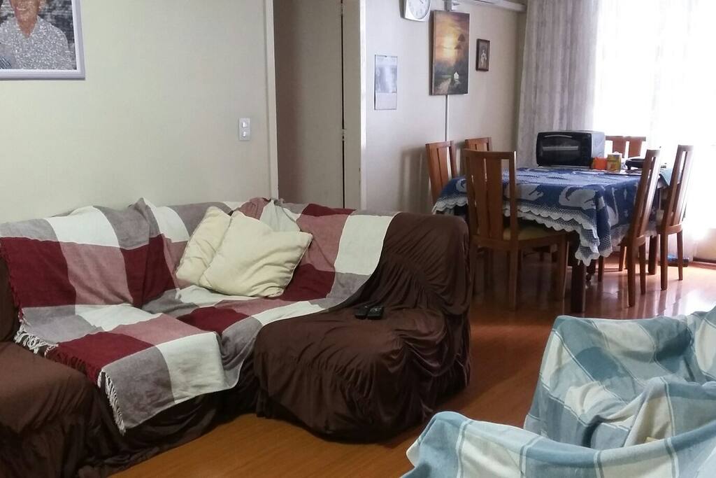 Sala em 2 ambientes
Mesa de jantar extensivel para até 12 lugares