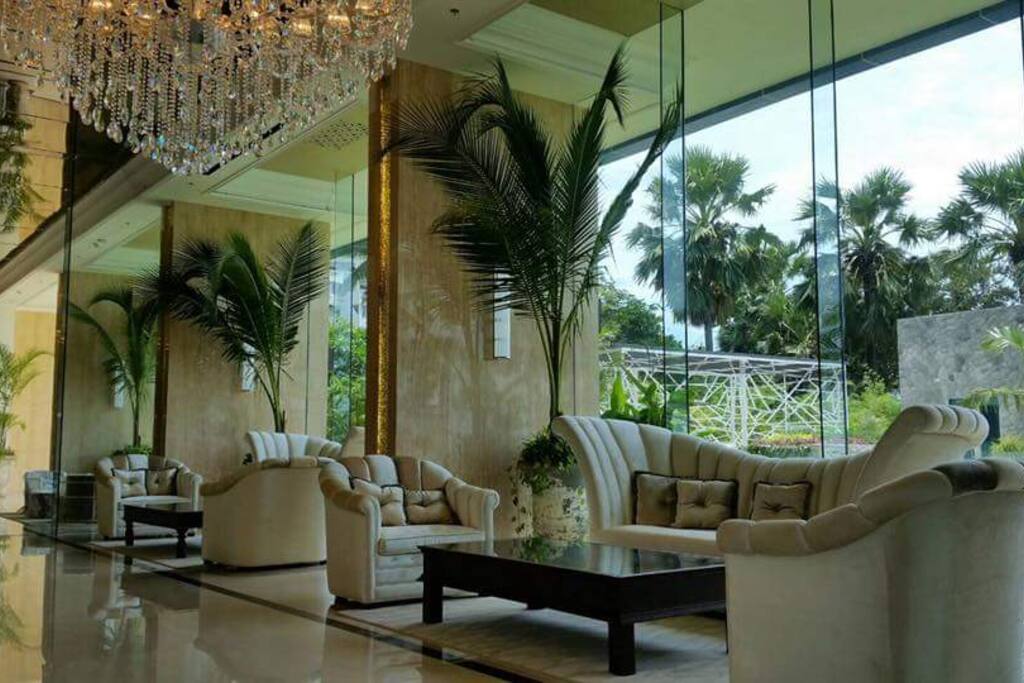 The Palm Wongamat Beach Entrance/Reception