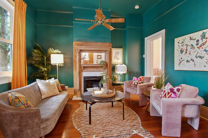 Uptown Historic Compound | Private Pool & Hot Tub gallery image 2